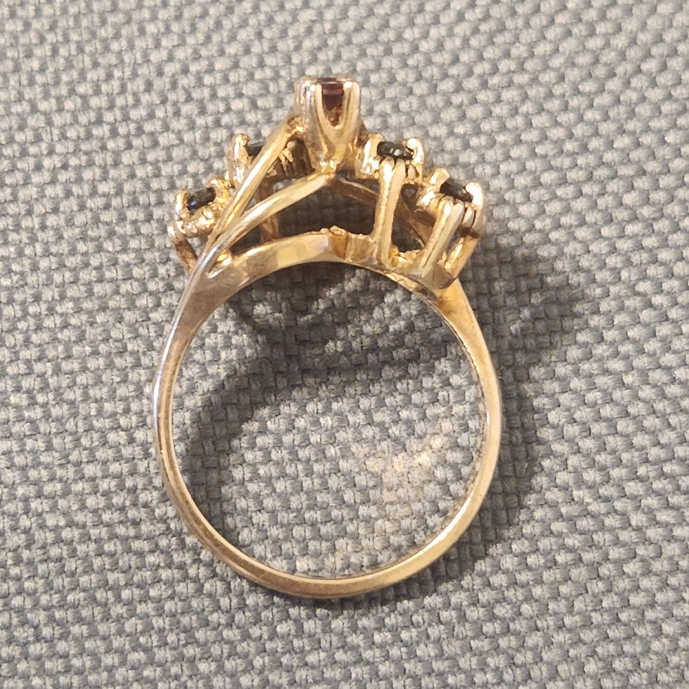 Vintage 10K Gold Garnet Statement Ring ✨ - Picture 2 of 6